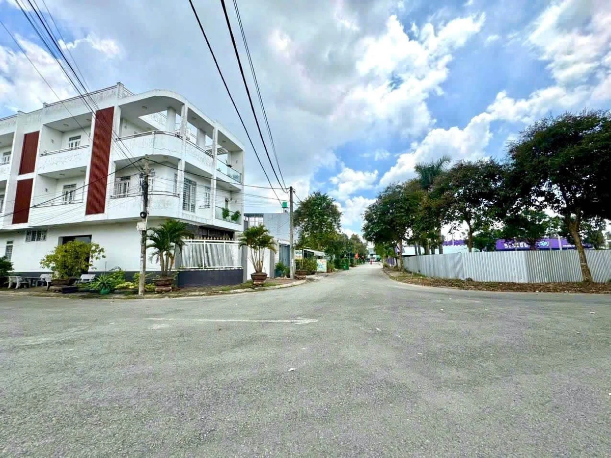 Bán lô góc 119,6m² đối diện công viên KDC Hoàng Long, Bến Lức - Ảnh thu nhỏ 3