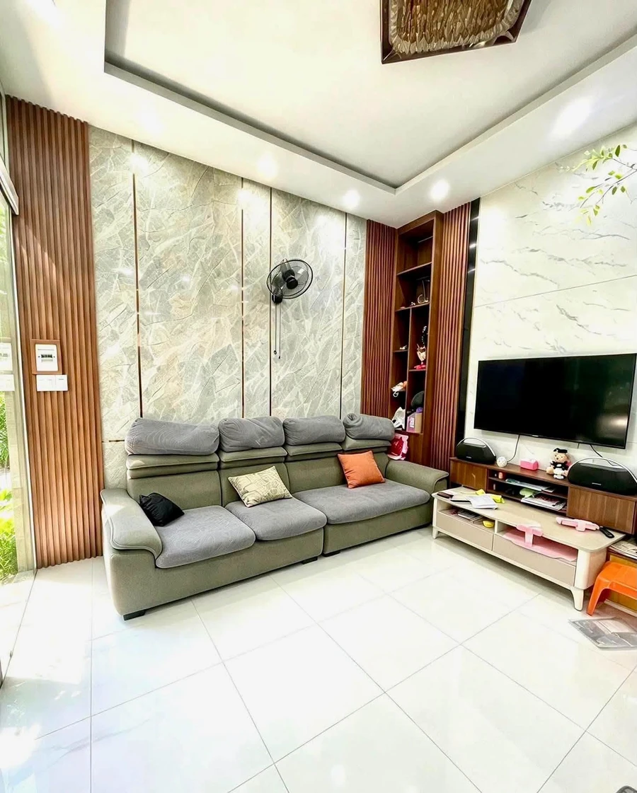 Bán nhà 3 tầng 105.5 m² Trần Hưng Đạo Quy Nhơn, 2.45 tỷ - Ảnh 1