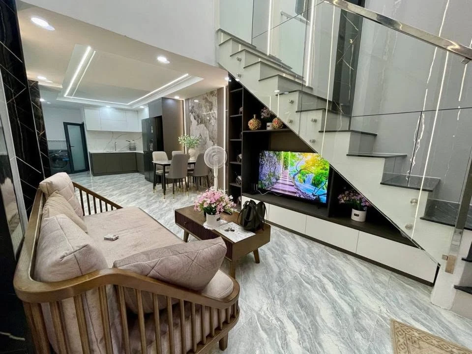 Bán nhà mới Gò Vấp sát Emart 2, 35.5m2, 2PN, 3.68 tỷ - Ảnh thu nhỏ 2