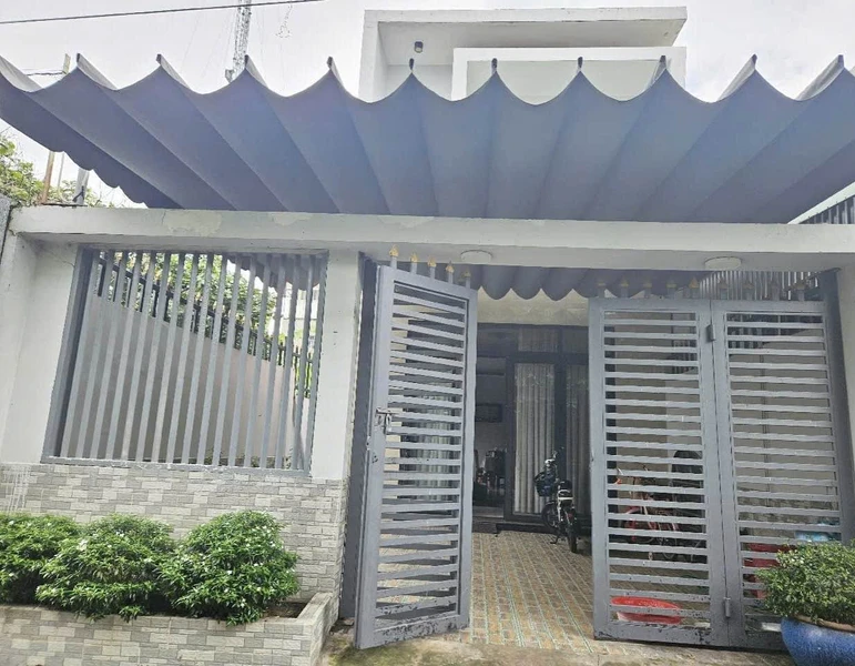 Bán nhà 1 trệt 1 lầu 126m² gần chợ Phú Hòa, Thủ Dầu Một