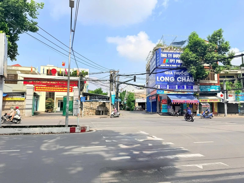 Bán nhà 2 mặt tiền Châu Văn Liêm 403m², 4PN 3WC, 8 tỷ hn102