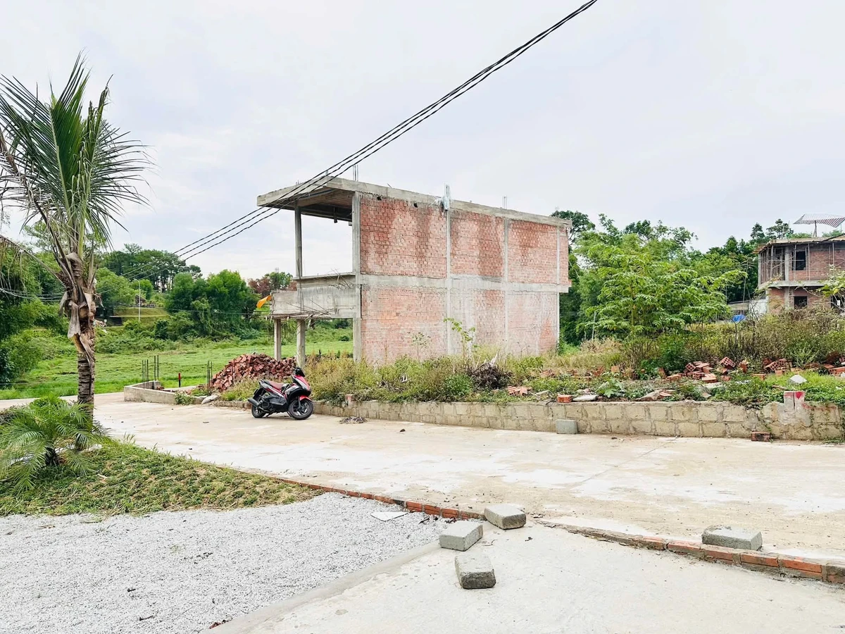 Bán 2 lô đất mặt tiền Sử Hy Nhan, Huế, 204m2 - Ảnh 1
