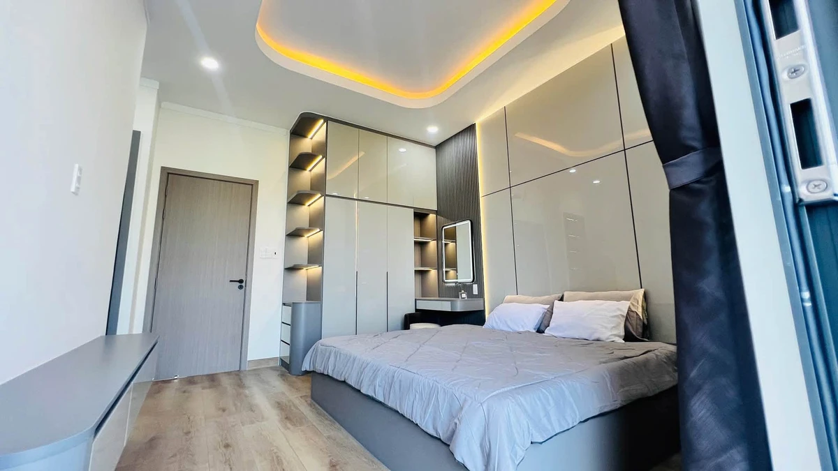 Bán nhà 5x22m, 1 trệt 1 lầu, 3 phòng ngủ trung tâm Long Khánh, Đồng Nai giá 2,3 tỷ - Ảnh 1