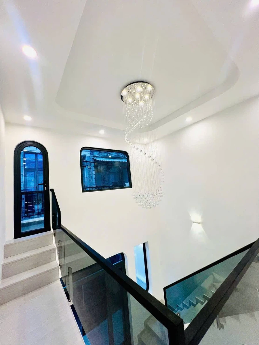 Bán nhà 4x10m 2 phòng ngủ 2 WC đường Nguyễn Ảnh Thủ, Tân Thới Hiệp, Quận 12 giá 3,89 tỷ - Ảnh thu nhỏ 2