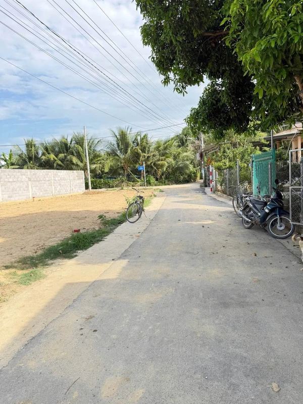 Bán đất Diên Phú 70m2 mặt tiền đường 620 triệu