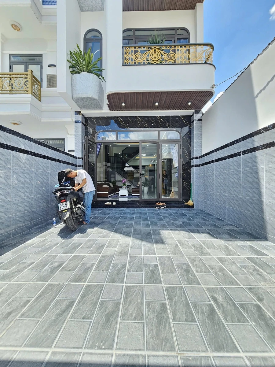 Bán nhà 1 trệt 2 lầu 110,3m2 Dĩ An, 6 tỷ 9 - Ảnh thu nhỏ 2