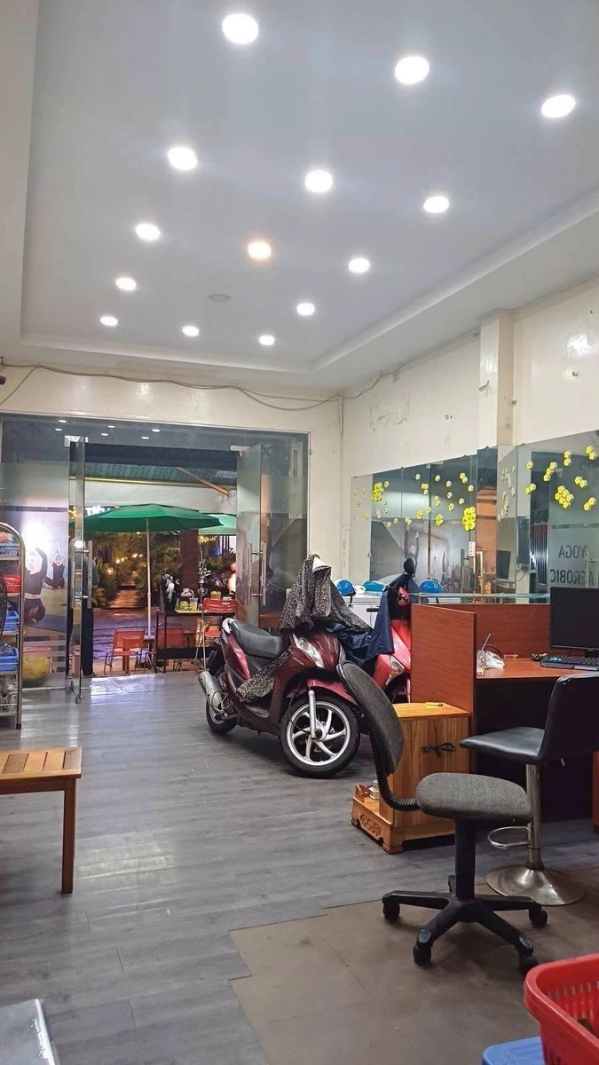 Bán nhà mặt tiền Nguyễn Thượng Hiền, Bình Thạnh 68m², 4 tầng, 5PN, giá 15,2 tỷ - Ảnh thu nhỏ 3