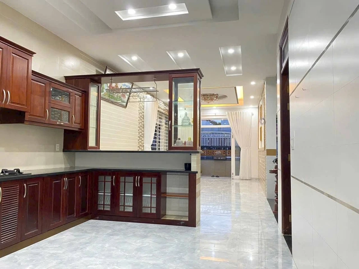 Bán nhà mái Nhật 198,7m2, 3PN, Phường Phước Nguyên, TP Bà Rịa, giá 5,9 tỷ - Ảnh thu nhỏ 3