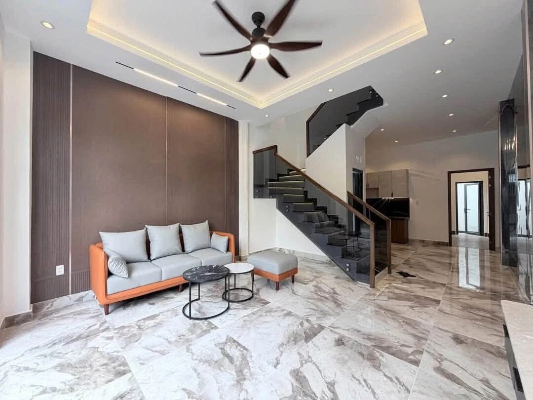 Bán nhà phố 3 tầng 50m2, 3 tỷ Chợ Hàng - Ảnh 1