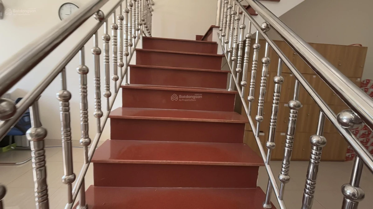 MTKD Nguyễn Công Trứ, TP Buôn Ma Thuột. Ngang 5m x 17m, full thổ cư 100%, 1 trệt 3 tầng, HĐT lâu - Ảnh thu nhỏ 4