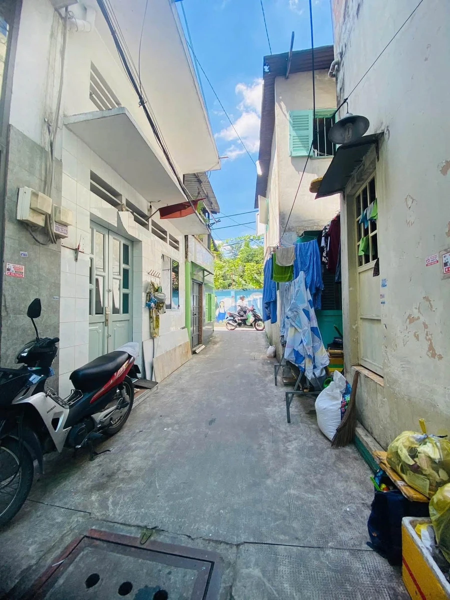 Bán nhà nát căn góc hẻm Cách Mạng Tháng Tám Quận 10, 50m², giá 6,3 tỷ - Ảnh 1