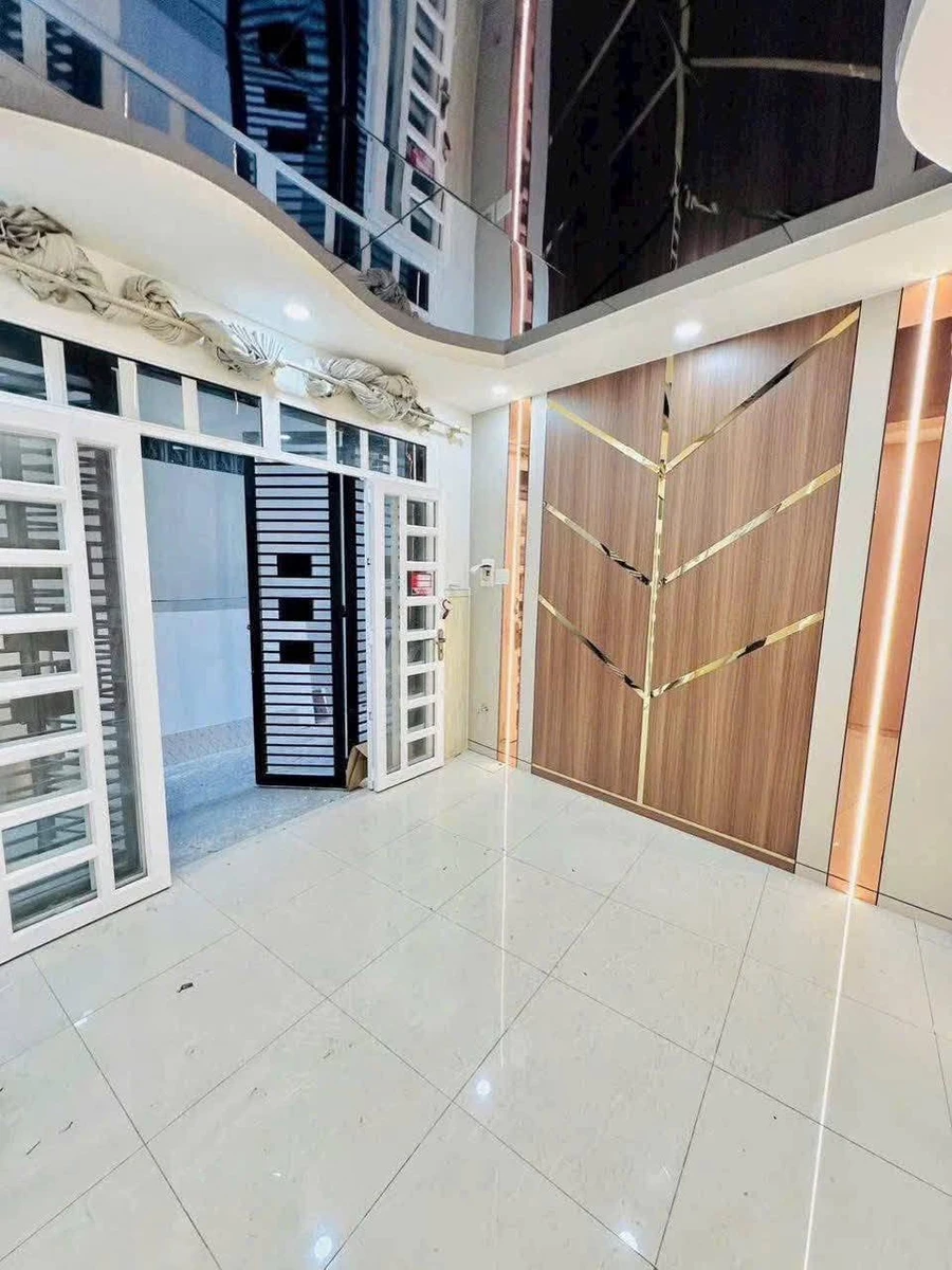 Bán nhà phố 22,6m² 3 phòng ngủ Tôn Đản Quận 4 - 4,05 tỷ - Ảnh thu nhỏ 2