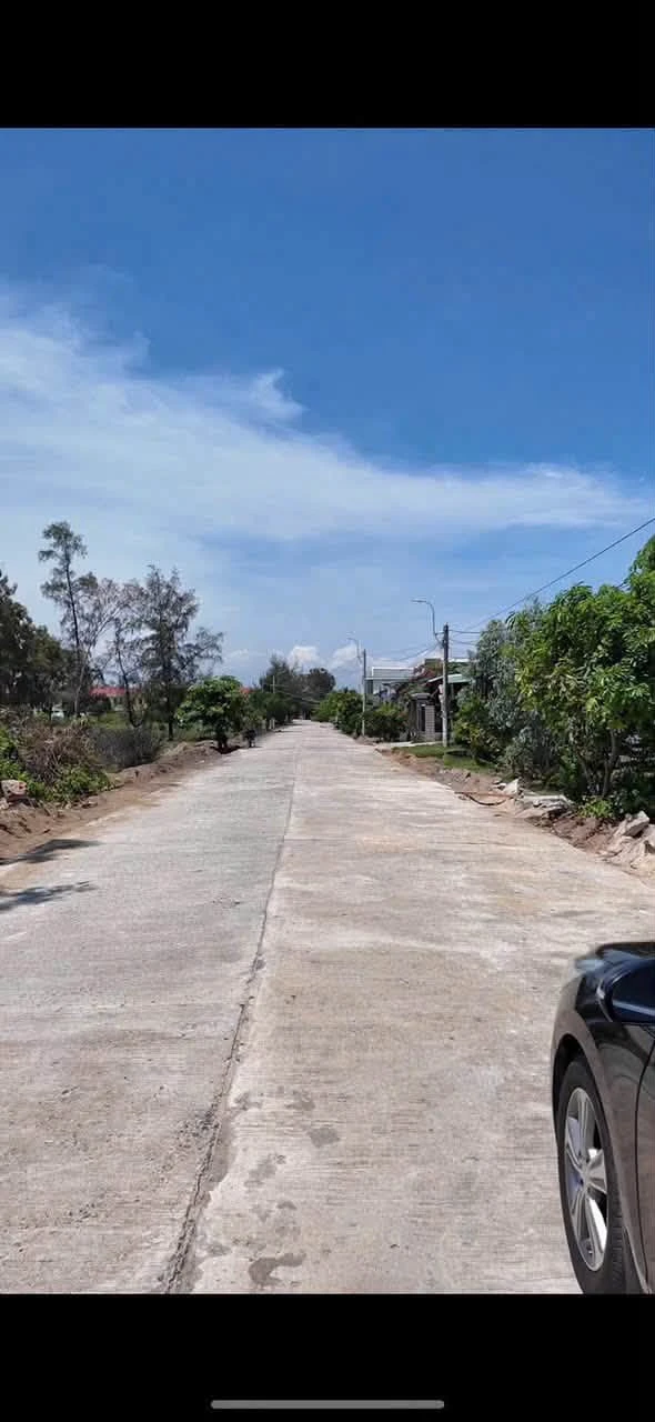 Bán đất 210m2 mặt tiền đường Nguyễn Du, gần biển Hòa Hiệp, Phú Yên - Ảnh 1