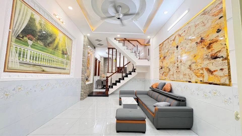 Bán nhà phố 1 trệt 4 lầu 59 m² giá 5,49 tỷ Quận 12 - Ảnh 1