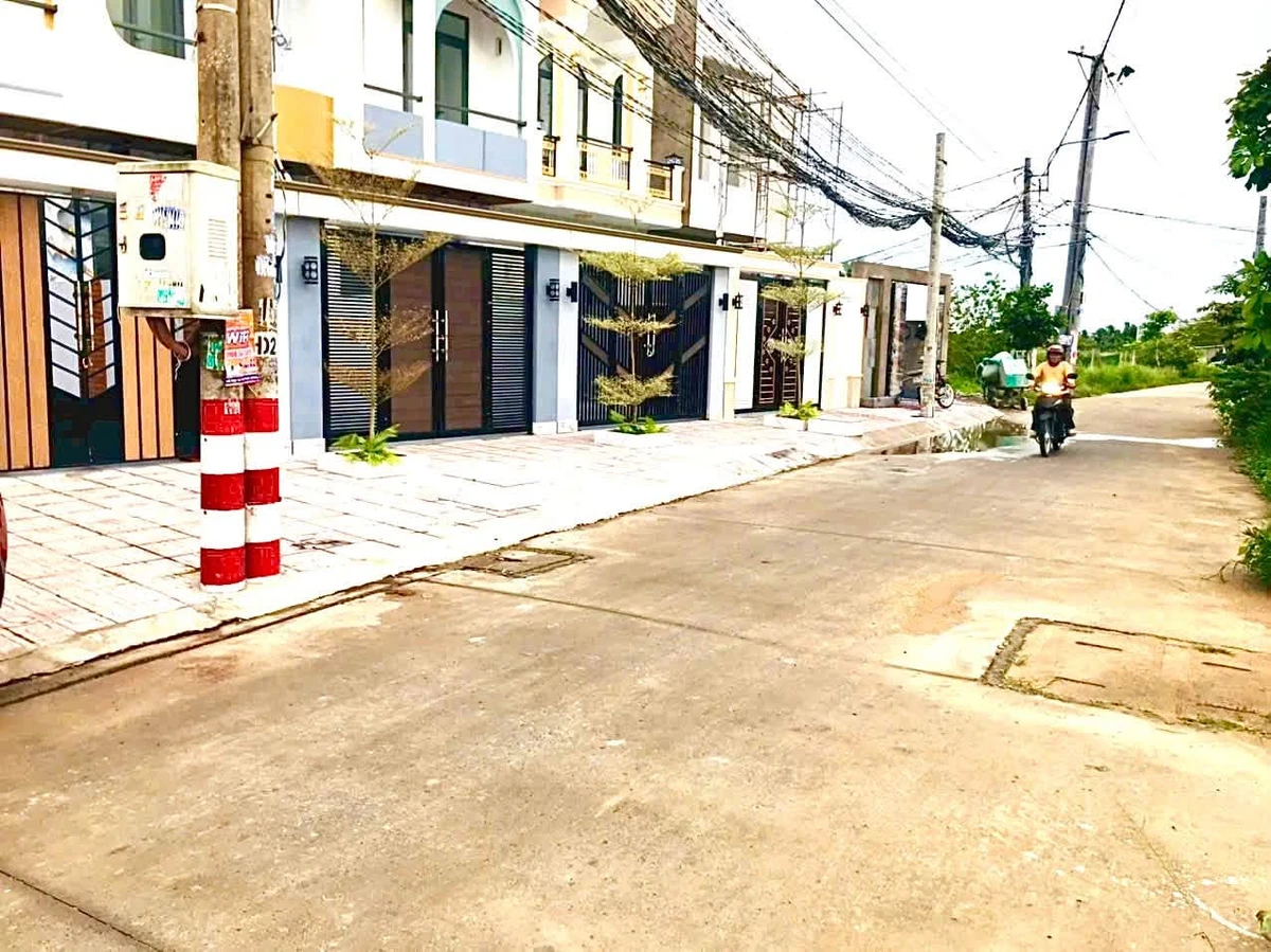 Bán nhà 1 trệt 1 lầu 139m² Long An, giá 2,95 tỷ - Ảnh thu nhỏ 2