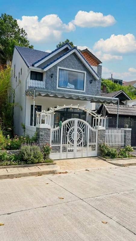Bán villa mặt tiền Nguyễn Hữu Cảnh Đà Lạt 192m² 8,5 tỷ