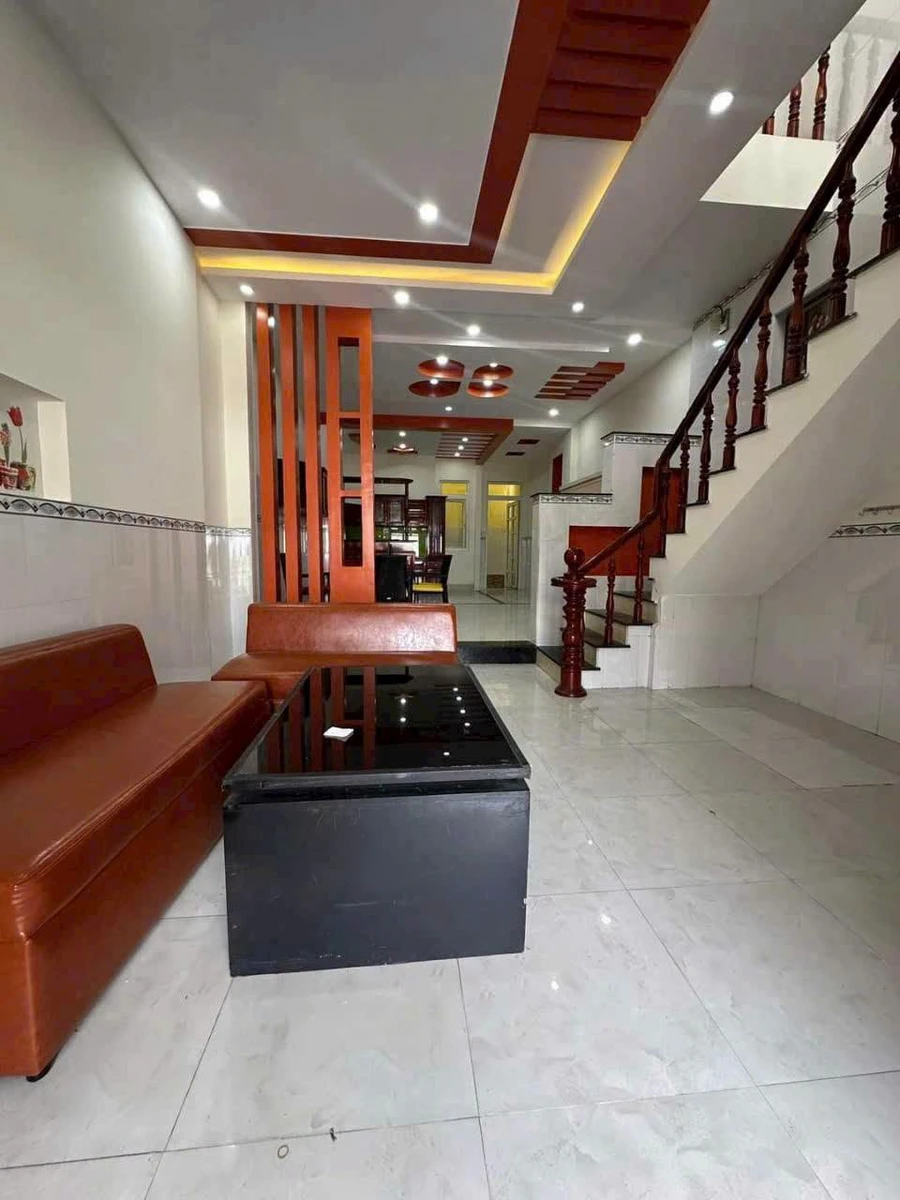 Nhà lầu mặt nhựa 85m² Lê Duẩn, Phan Thiết 3 tỷ 750tr - Ảnh thu nhỏ 2