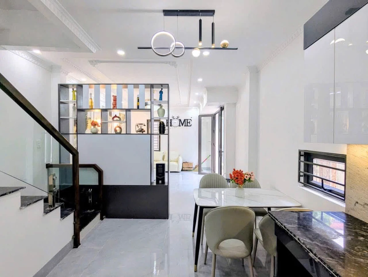 Bán nhà phố 3 tầng 40m² mặt ngõ đường Đà Nẵng 2,78 tỷ - Ảnh 1
