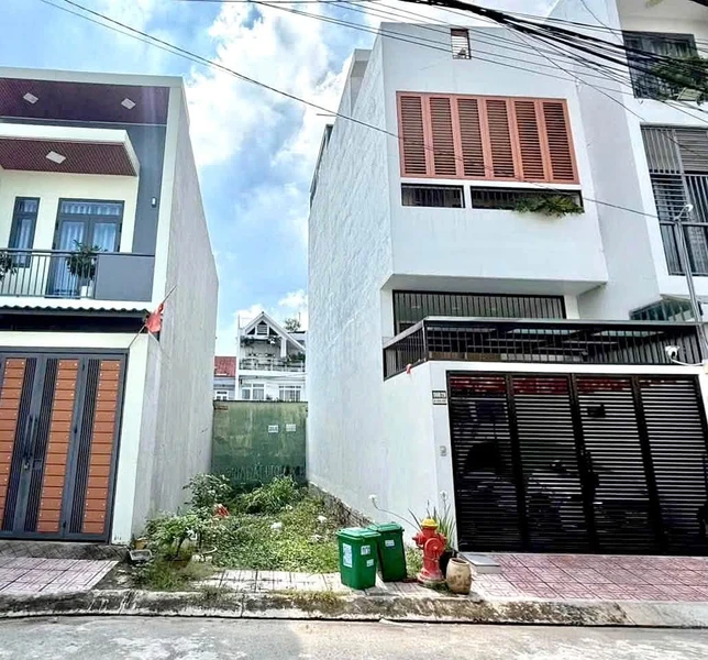 Bán lô đất 63m2 đường Lê Văn Việt Thủ Đức, giá 3 tỷ 950