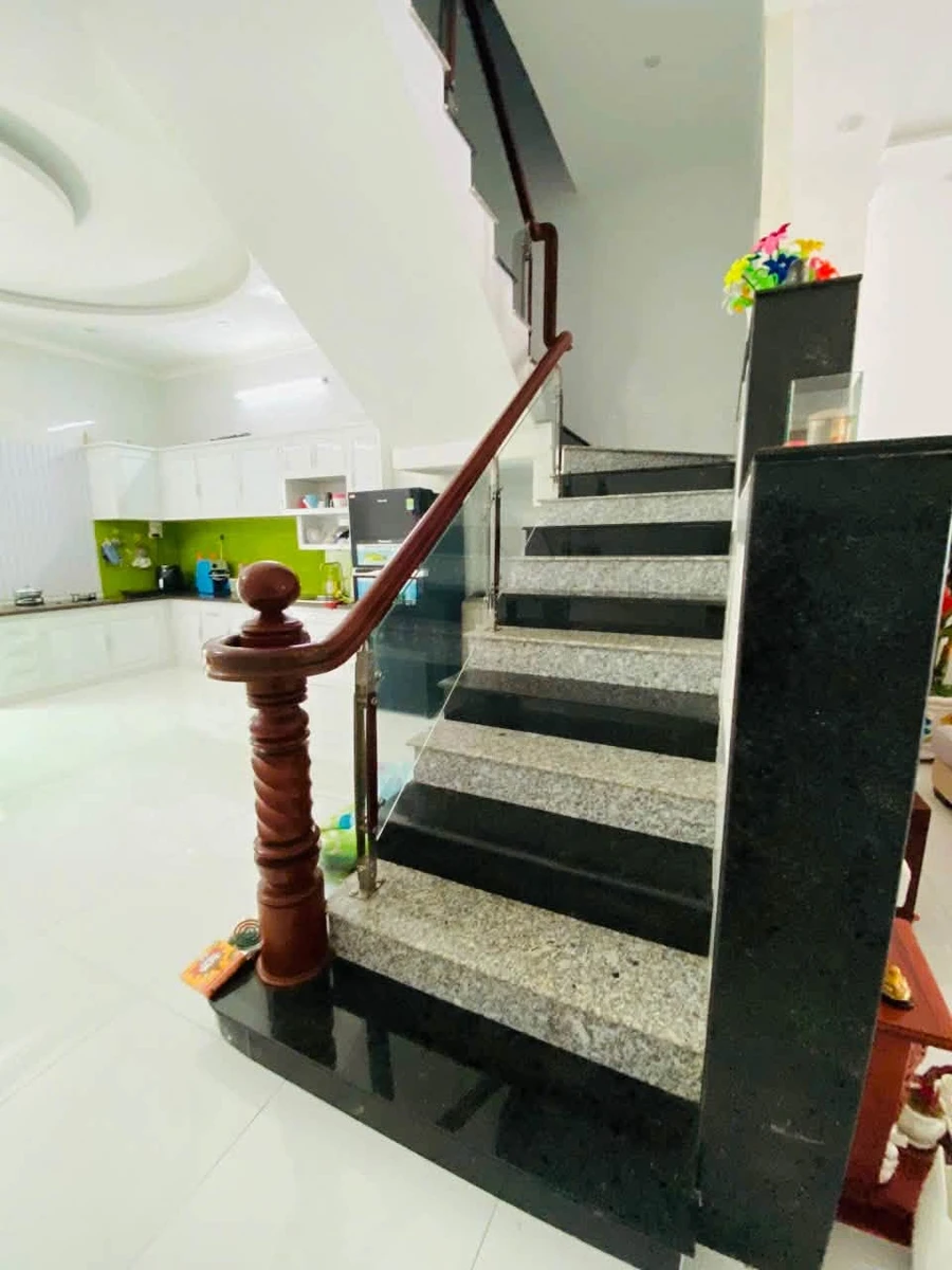 Bán nhà Trần Bạch Đằng, 5x20m, 3PN 3WC, giá 3 tỷ - Ảnh thu nhỏ 3