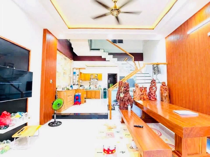 Bán nhà 1 trệt 1 lầu 100m2 Phú Thọ Thủ Dầu Một tphu
