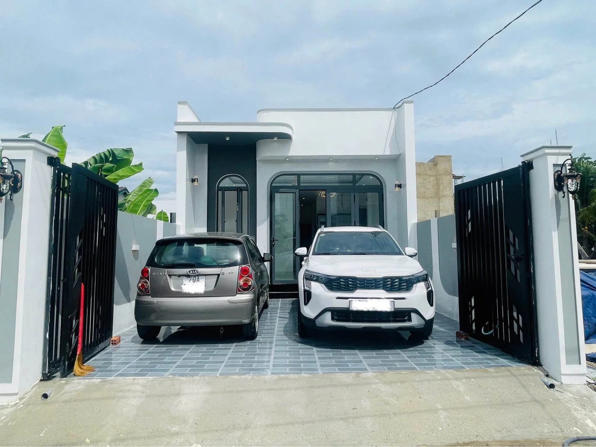 Bán nhà 3PN Diên Sơn 95.7m2, sân đậu 2 ô tô, 1 tỷ 490 triệu - Ảnh 1