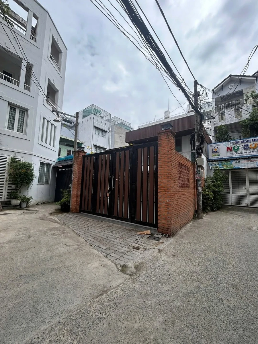 Bán nhà phố 130m² gần Chợ Hạnh Thông Tây, Gò Vấp, 9 tỷ - Ảnh 1