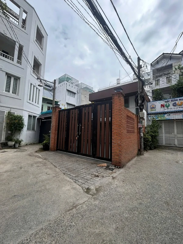 Bán nhà phố 130m² gần Chợ Hạnh Thông Tây, Gò Vấp, 9 tỷ