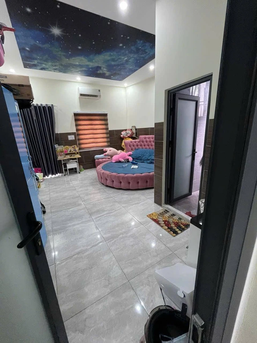 Bán nhà mặt tiền Phan Đăng Lưu, 111.7m², 4 PN, 5 tỷ - Ảnh thu nhỏ 2