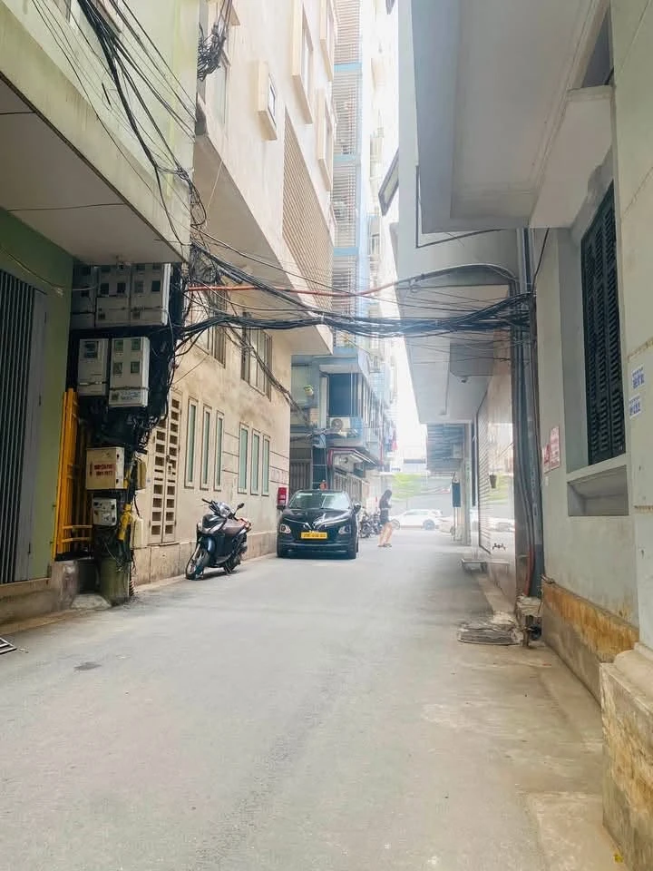 Bán nhà phố 40m Trần Quốc Hoàn 13.9 tỷ - Ảnh 1