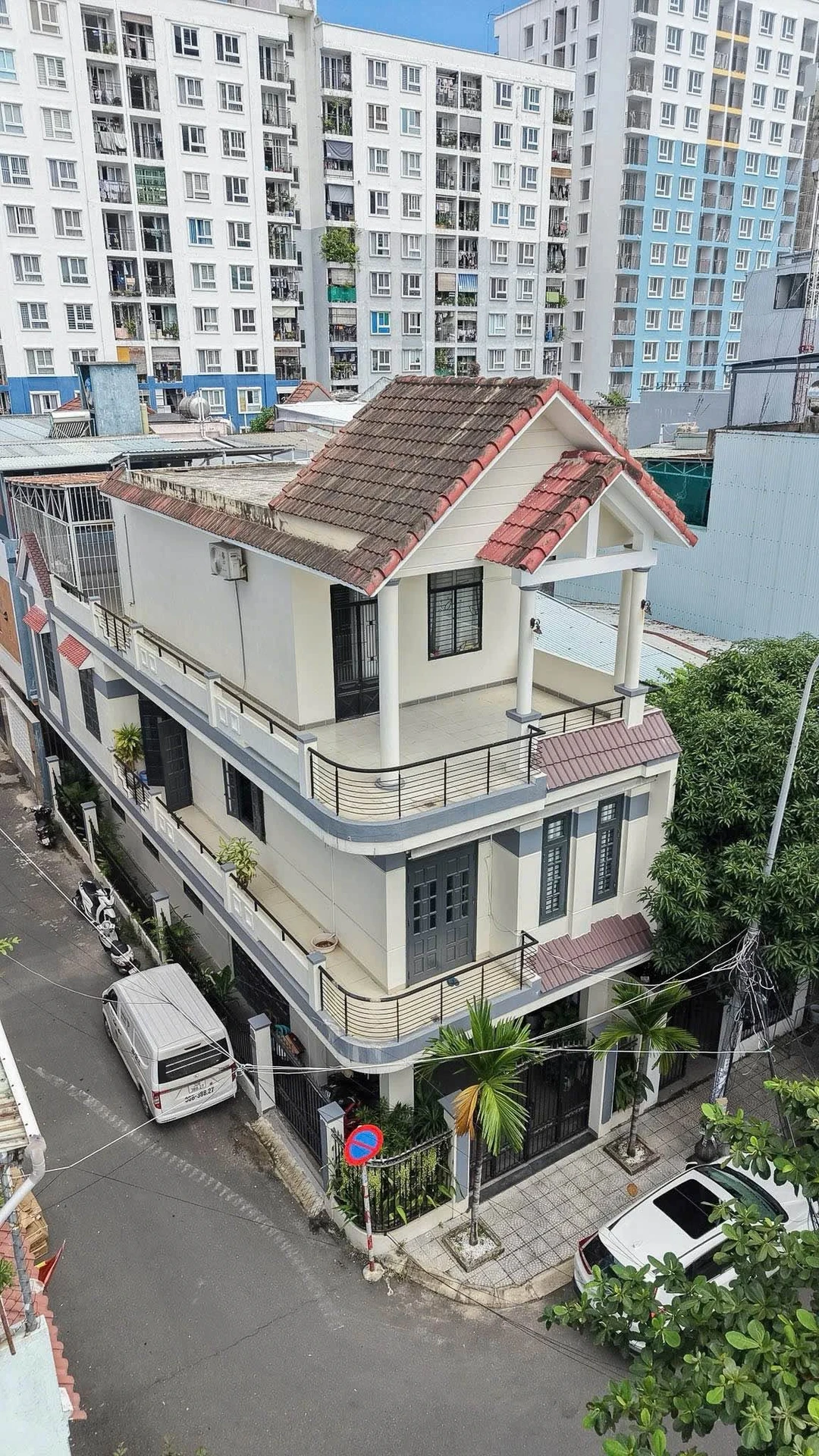 Bán nhà hiện đại mặt tiền buôn bán 160m2 gần ĐH Nguyễn Khuyễn 4 tỷ lenin - Ảnh 1