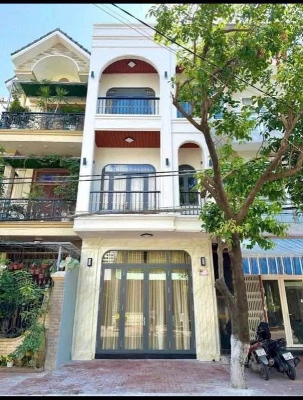 Bán nhà mặt tiền Thanh Niên Quy Nhơn 180m2 4 phòng ngủ 7.2 tỷ - Ảnh 1