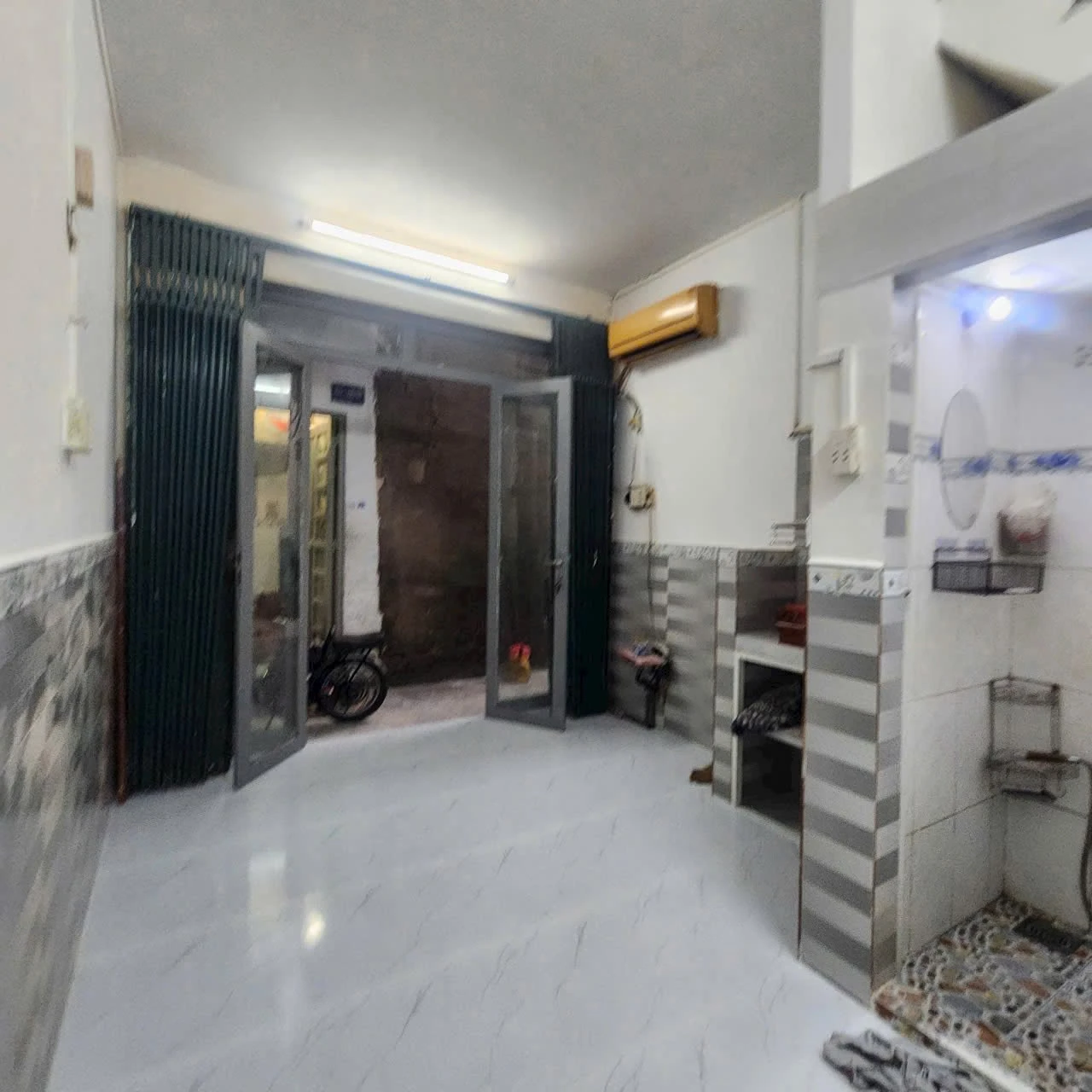 Bán nhà mới trệt 2 lầu 3x5m Lạc Long Quân, Quận 11, giá 1,88 tỷ - Ảnh 1