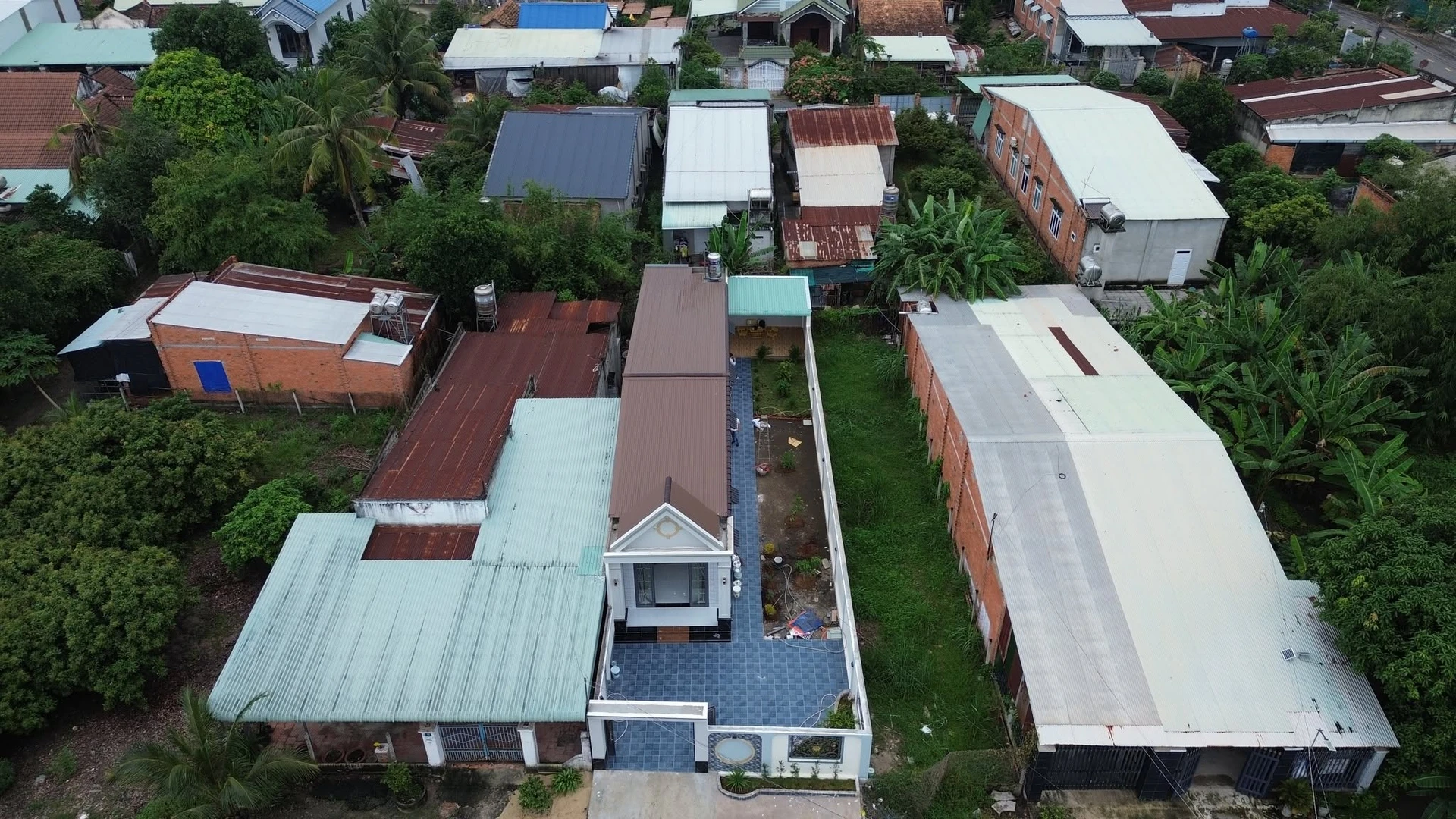 Nhà sân vườn Long Hoa 275m² giá 1 tỷ 939 triệu Tây Ninh - Ảnh 1