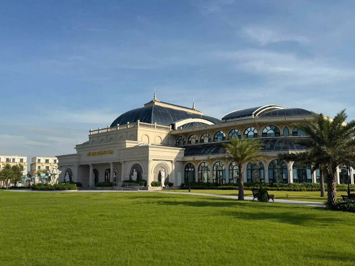 Bán song lập Hoàng Gia 190m2 view bể bơi Vinhomes Hải Phòng - Ảnh thu nhỏ 3