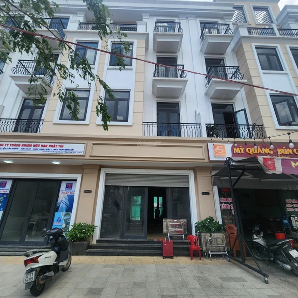 Bán nhà 1 trệt 1 lầu 6x20m, 5PN, đường Đông Thạnh 4, Hóc Môn, giá 5,89 tỷ np20