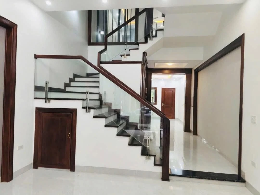 Bán nhà 4 tầng 67.5m² có thang máy Tân Phú Hưng 5 tỷ 350 - Ảnh 1