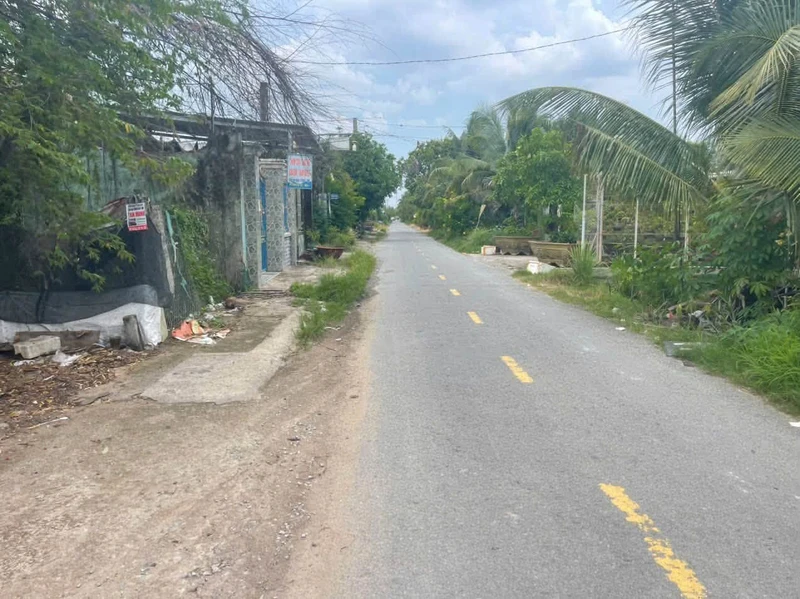 Sang nhượng nhà kho mặt tiền đường Lương Văn Chấn, phường Khánh Hậu, Tân An, 125m2, giá 1,199 tỷ