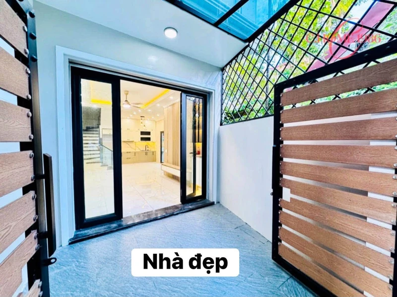 Bán nhà phố Lê Lai 54m sân cổng riêng 3 tỉ