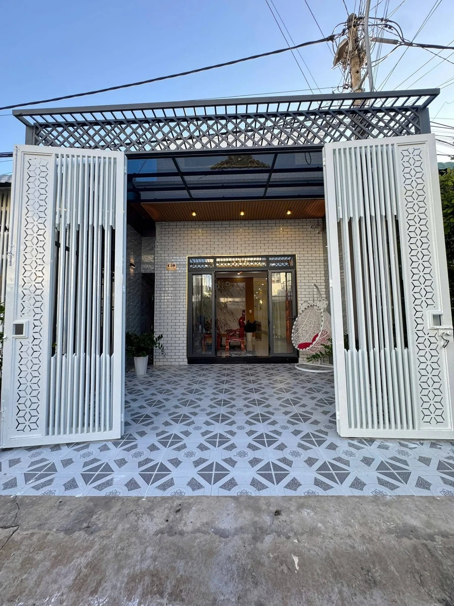 Bán nhà mặt tiền Phan Văn Trường, Rạch Giá 100m² 1 tỷ 990 - Ảnh thu nhỏ 3