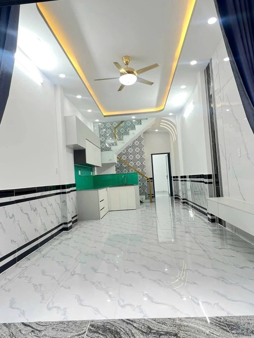 Bán nhà mới 1 trệt 1 lầu 4PN, 3,5x12m hẻm 551 Lê Văn Khương, Quận 12, giá 1,69 tỷ - Ảnh 1