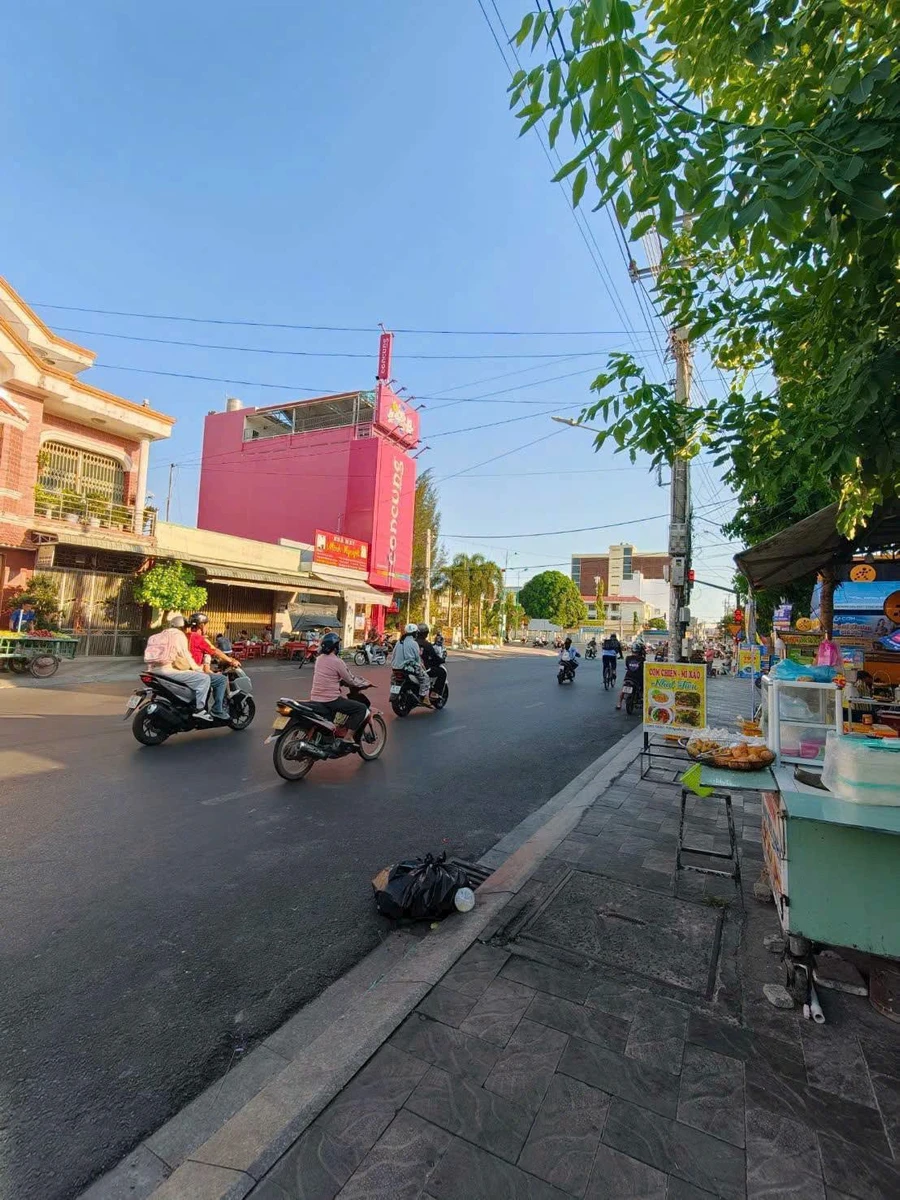 Bán shophouse 1 trệt 1 lầu 90m² mặt tiền Nguyễn Hội Phan Thiết - Ảnh thu nhỏ 2