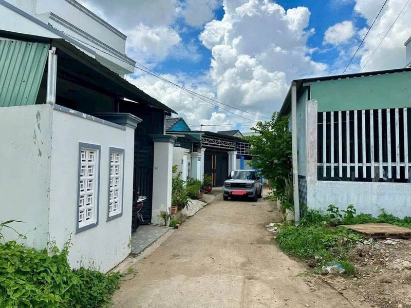 Bán nhà 1 trệt 1 lầu 5x19m, 2PN 3WC, hẻm 570 Châu Thị Kim, Tân An