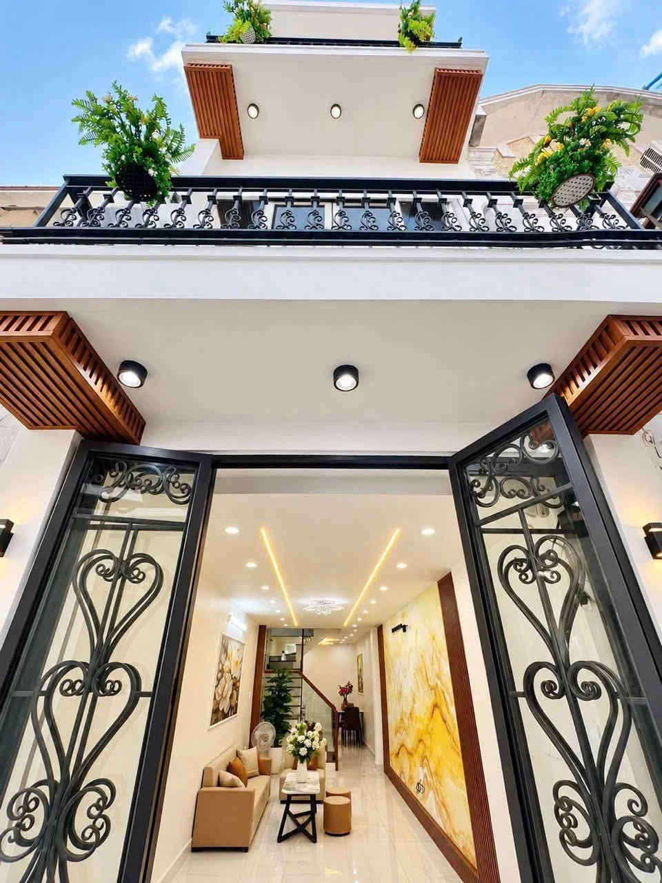 Bán nhà 3 tầng 38m² 3 phòng ngủ Tôn Đức Thắng Q.1 - Ảnh 1