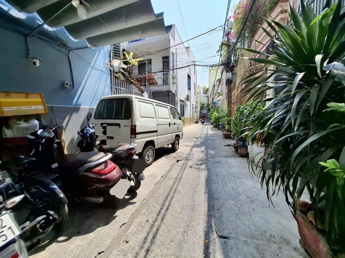 Bán nhà 4 tầng 5PN full nội thất hẻm 4m đường Bùi Thị Xuân, Tân Bình, giá 7,8 tỷ - Ảnh 1