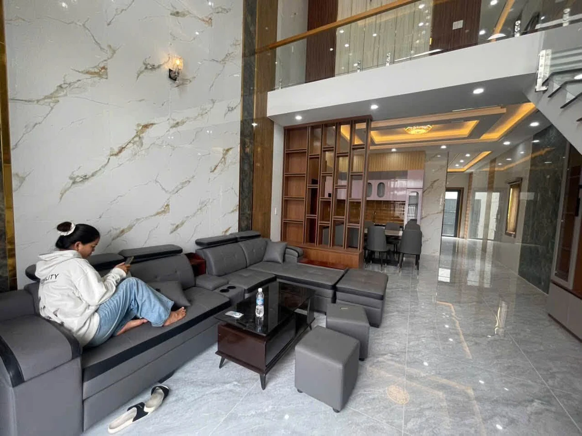 Bán nhà lầu 2 mặt tiền 115m² Bình Tân - Ảnh thu nhỏ 2