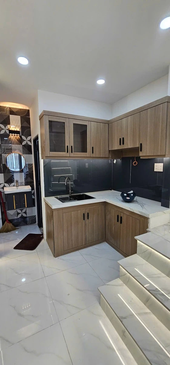 Bán nhà mặt tiền 2,5x8m trệt lầu 2PN 2WC đường 8B gần chợ Bình Long giá 2,85 tỷ - Ảnh 1