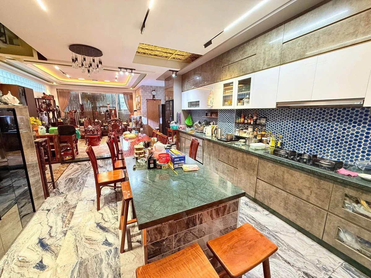 Bán nhà 4PN, 100m2, nội thất xịn sò tại Vũng Tàu - 13 tỷ - Ảnh thu nhỏ 5