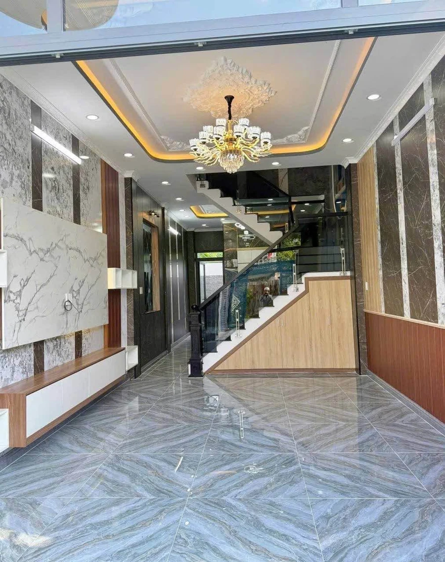Bán nhà phố 1 trệt 2 lầu 4PN 4x21m mặt tiền Tân Hiệp 39, Hóc Môn giá 5,6 tỷ - Ảnh thu nhỏ 3
