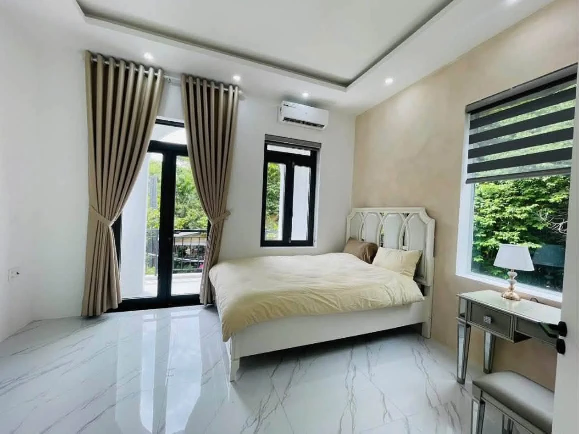 Bán nhà 3 tầng 100m² full nội thất Quảng Tế, Quận 1 - Ảnh thu nhỏ 3